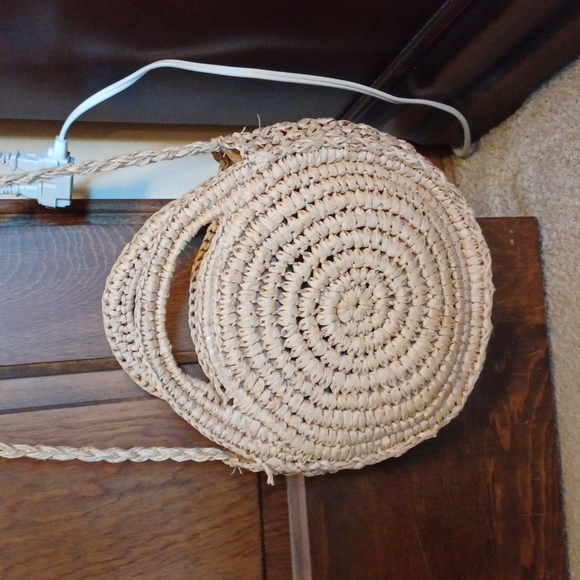 Round raffia purse, boho - Picture 6 of 9